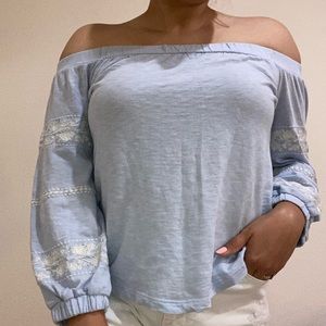 AEO off the shoulder shirt!